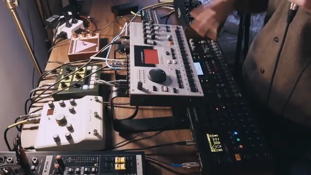 once upon a synth Goes Dawless: Techno Tactics for the Hardware-Obsessed