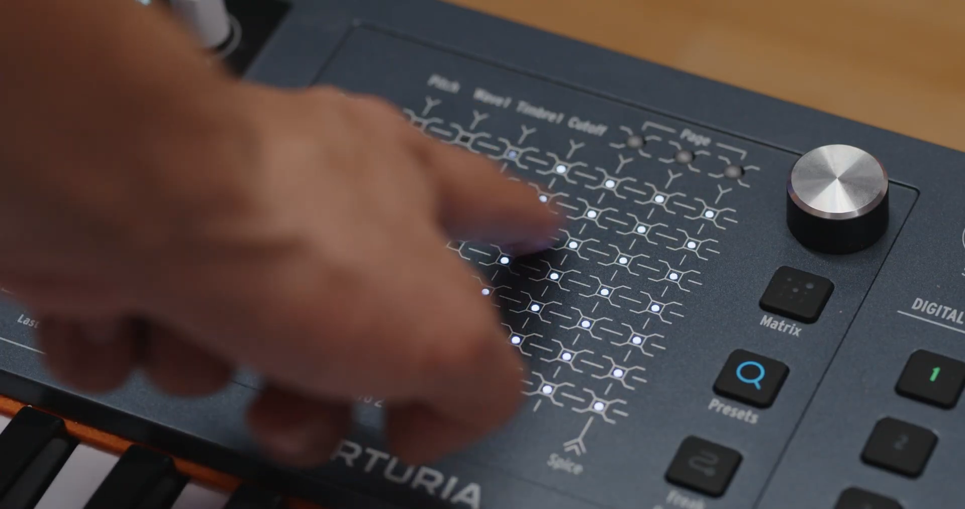 Arturia – MiniFreak 49: Führt die Touch-Matrix schneller zum passenden Sound?