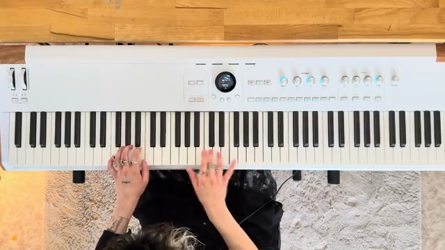 No laptop, no audio interface required, you just turn it on and play.