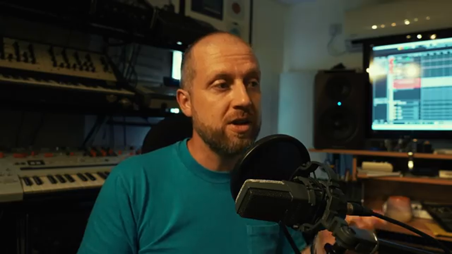 So you can hear that it widens and thickens the sound quite dramatically to start with.