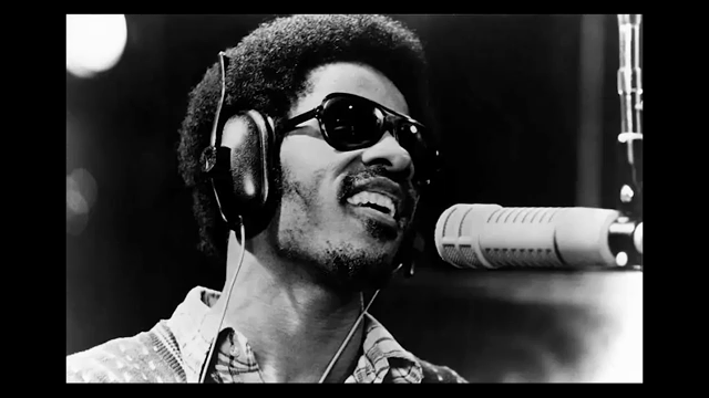 Although it's great to see those pros using those mics, there's only one pro that I think of when I think of the RE-20. And that's Frazier.