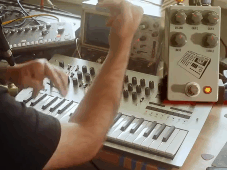 JHS 424 Gainstage: The Streetwise Magic in JorbLovesGear’s Lo-Fi Dreams