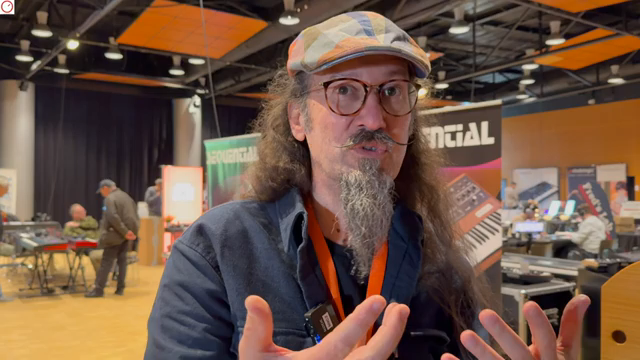 Synthanatomy Unveils the Sonic Tale of Loris Synth at SynthFest