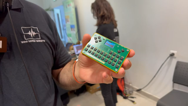 It's a fully integrated groove box.