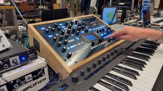 synthanatomy Drops the Beat with the SYNTHR10