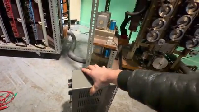 LOOKMUMNOCOMPUTER’s Electrostatic Odyssey