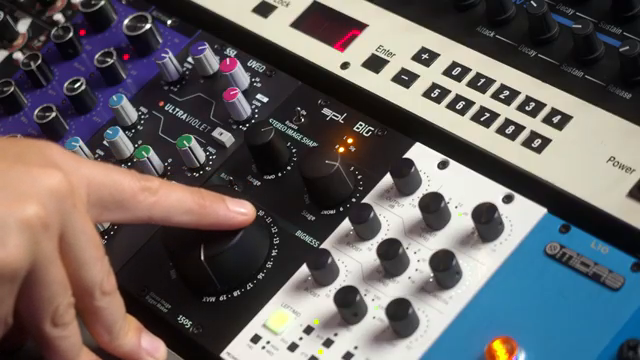 And all this while being mono compatible, which is insane.