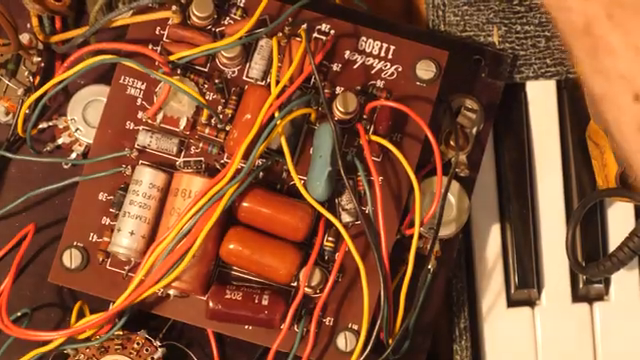 LOOK MUM NO COMPUTER vs. The Schober Tunesmith: Vintage Oddity or Secret Weapon?