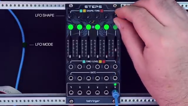 With the upper knob, you can change the shape of the modulation from a rising ramp to a triangle to square.