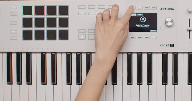 When Analog Lab is selected, you can manage the plugin as you would do in standalone - navigation, action, and FX.