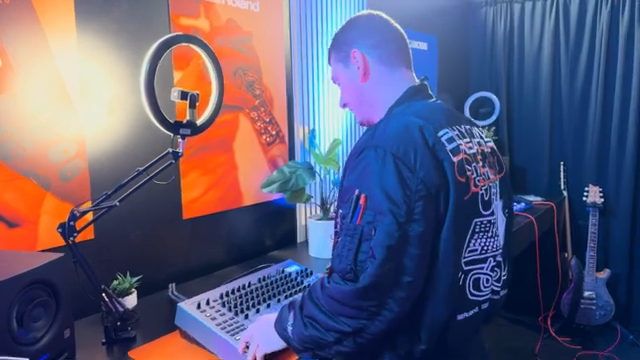 Bonedo Synthesizers Unleash the Roland TR-1000: Analog Thunder Returns