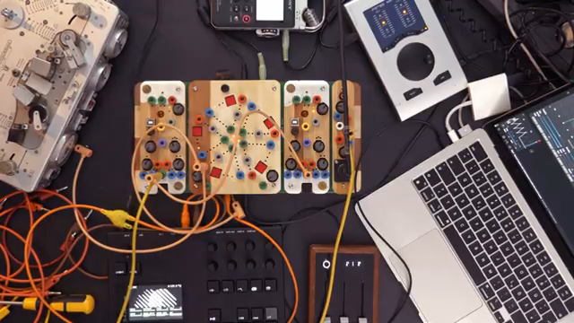 For me, the Cafe Quantum is not lo-fi. It's a different fidelity. Different-fi. Defi? Defi? Maybe defi. It's defi. It's unique.