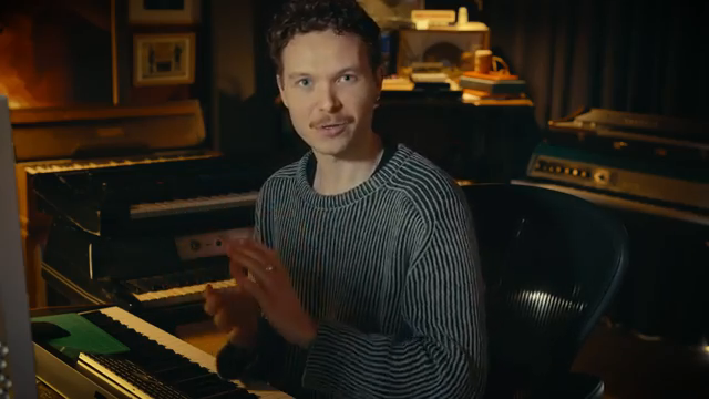 This creates a very beguiling effect which is impossible to recreate when you play the piano in a regular fashion.