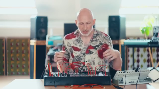 Underdog Electronic Music School Chains Sequencers For Infinite Techno Mayhem