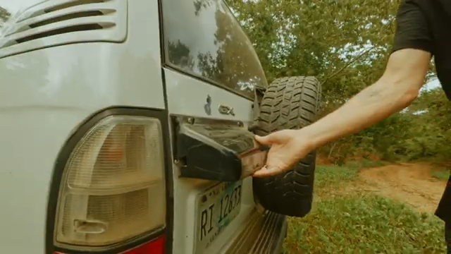 Sampling in the Wild: Lodewijk Vos Turns Jungle Junk Into Bangers
